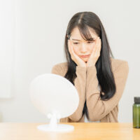 大人ニキビがなかなか治らない！効果的なケアやできる場所ごとの原因について解説