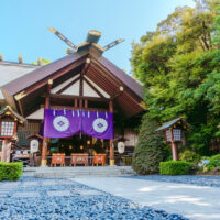 恋する女子の聖地巡礼。東京都内の最強「縁結び神社」6選